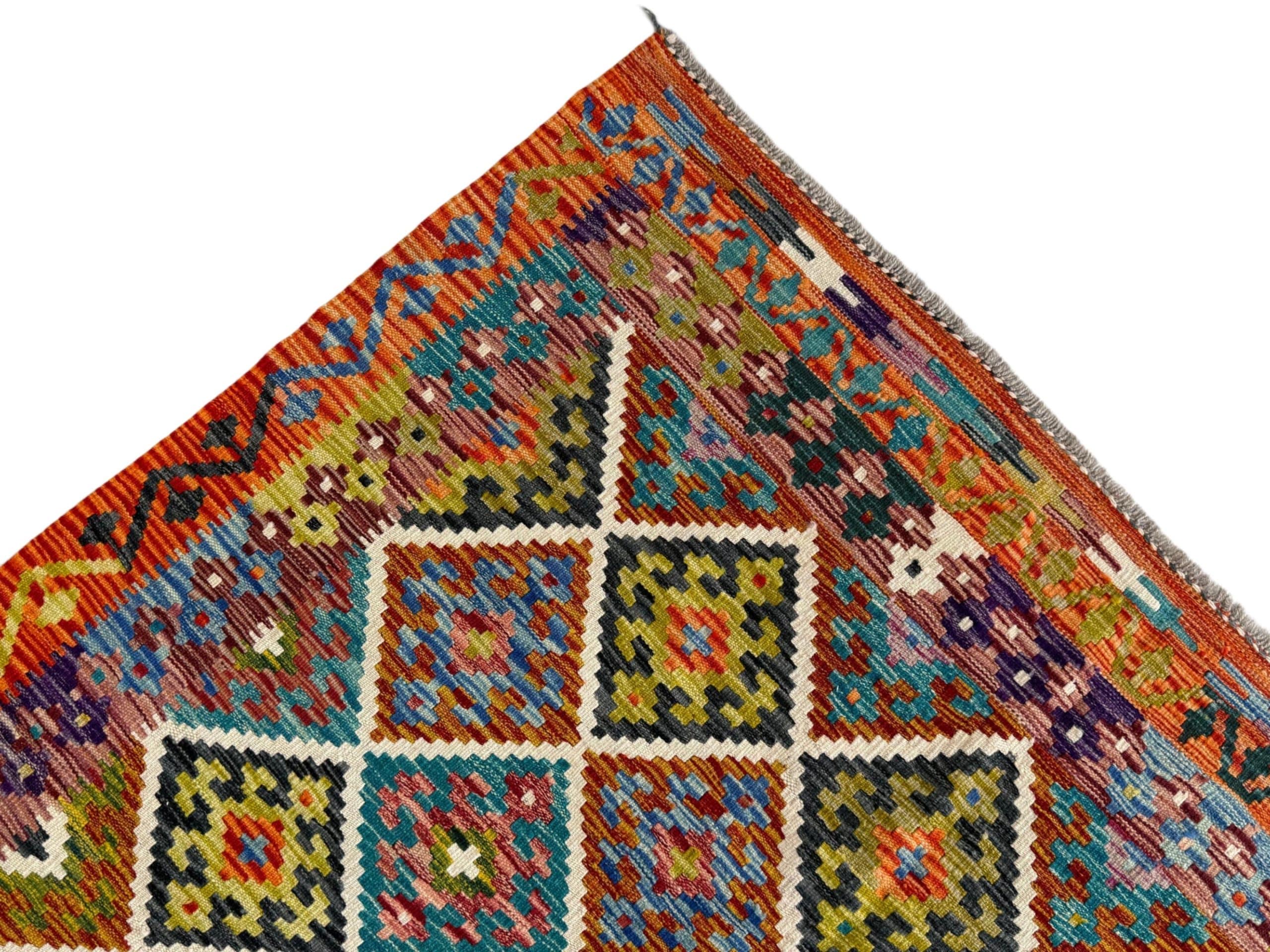 Handwoven Persian Kilim 196 x 159 CM - Image 2