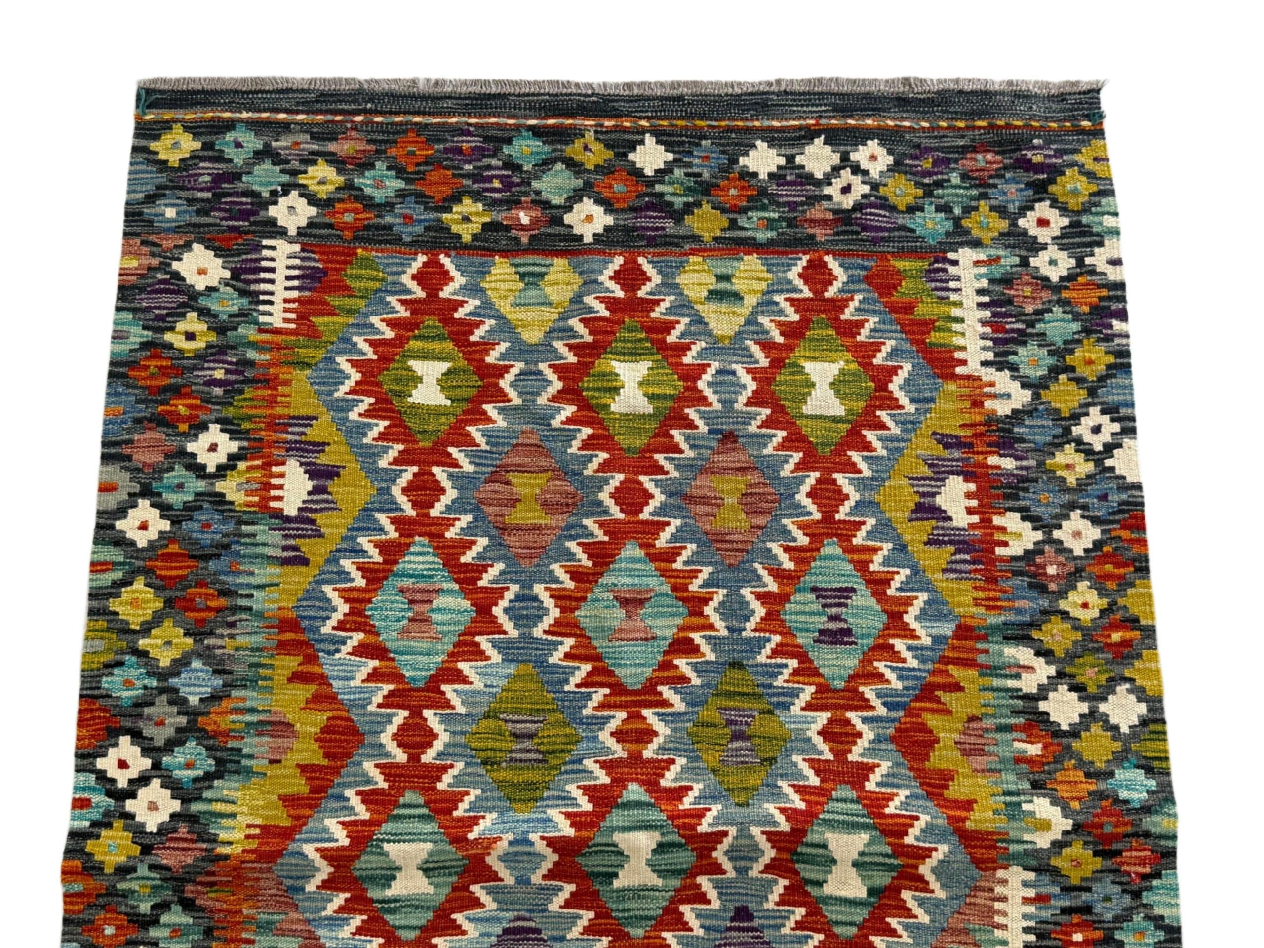 Handwoven Persian Kilim 188 x 125 CM - Image 3