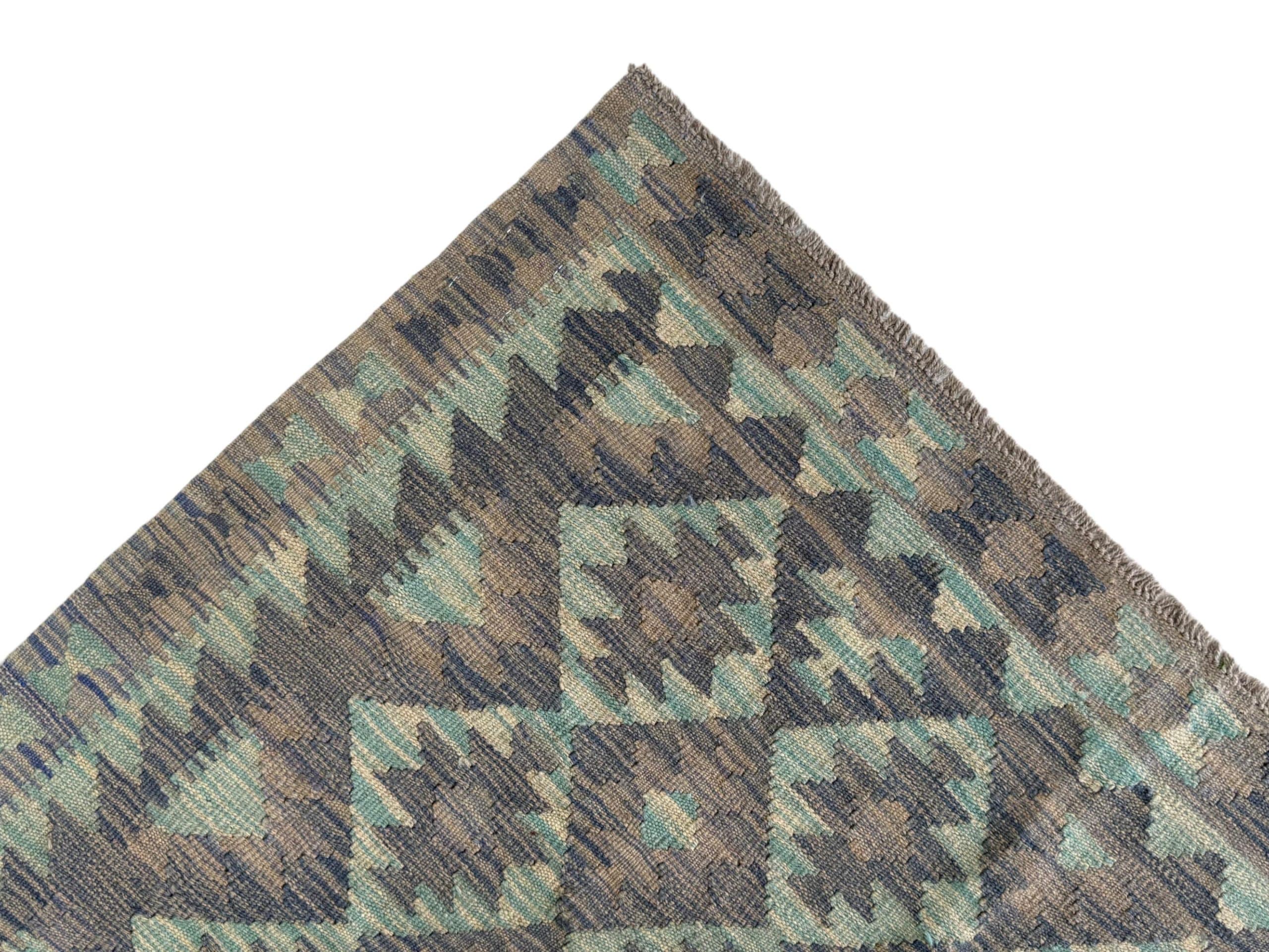 Handwoven Persian Kilim 193 x 128 CM - Image 3