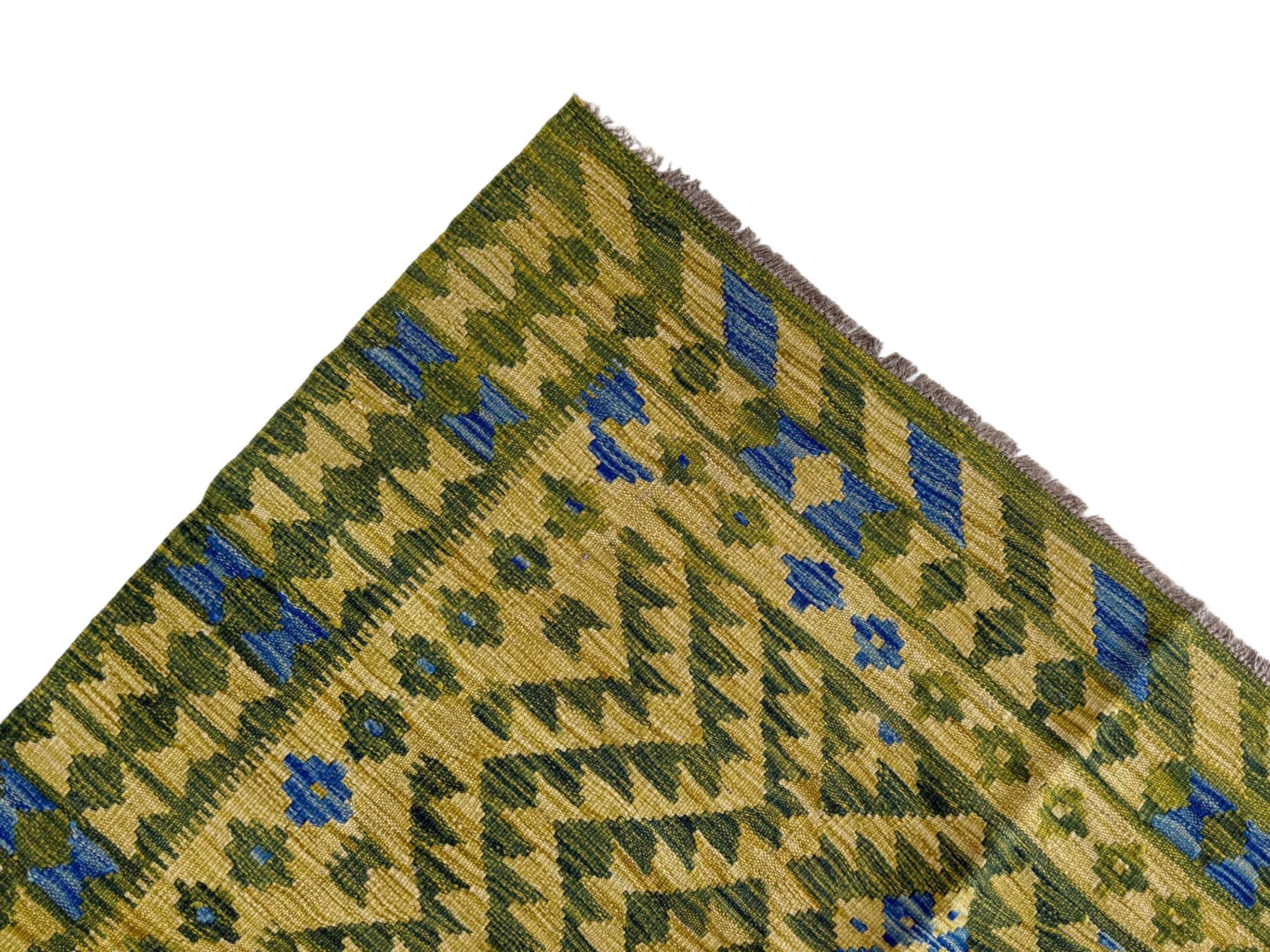 Handwoven Persian Kilim 188 x 138 CM - Image 3