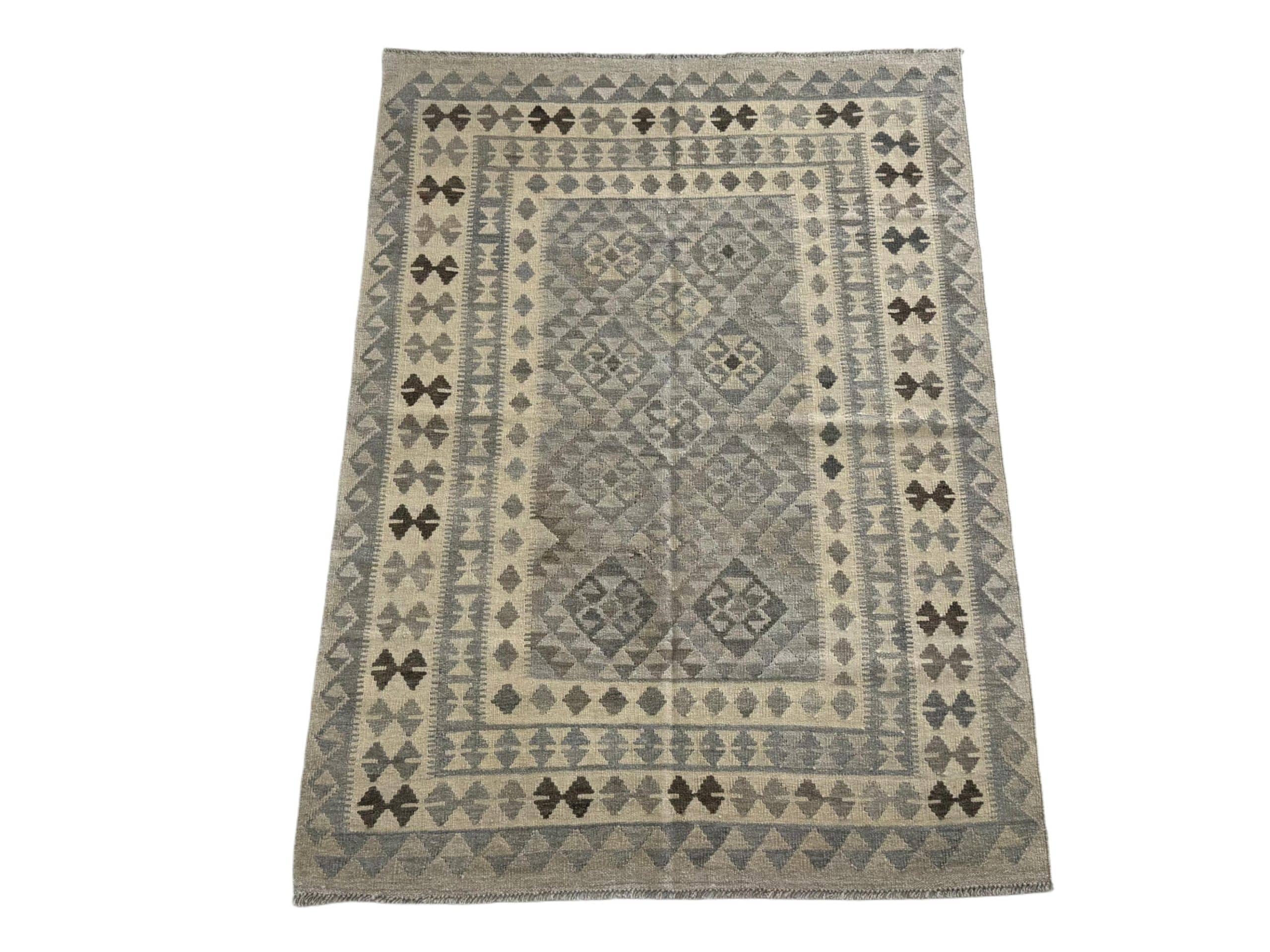 Handwoven Persian Kilim 199 x 148 CM