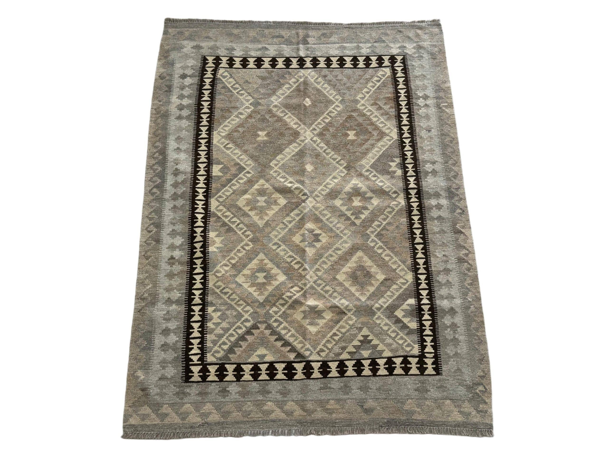 Handwoven Persian Kilim 209 x 152 CM